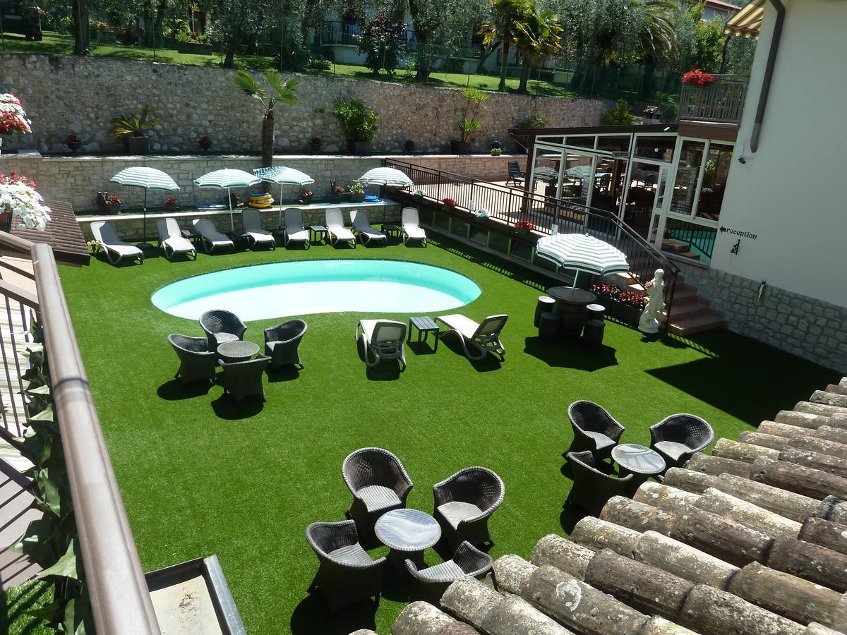 Albergo Casa Este Brenzone sul Garda Exterior photo